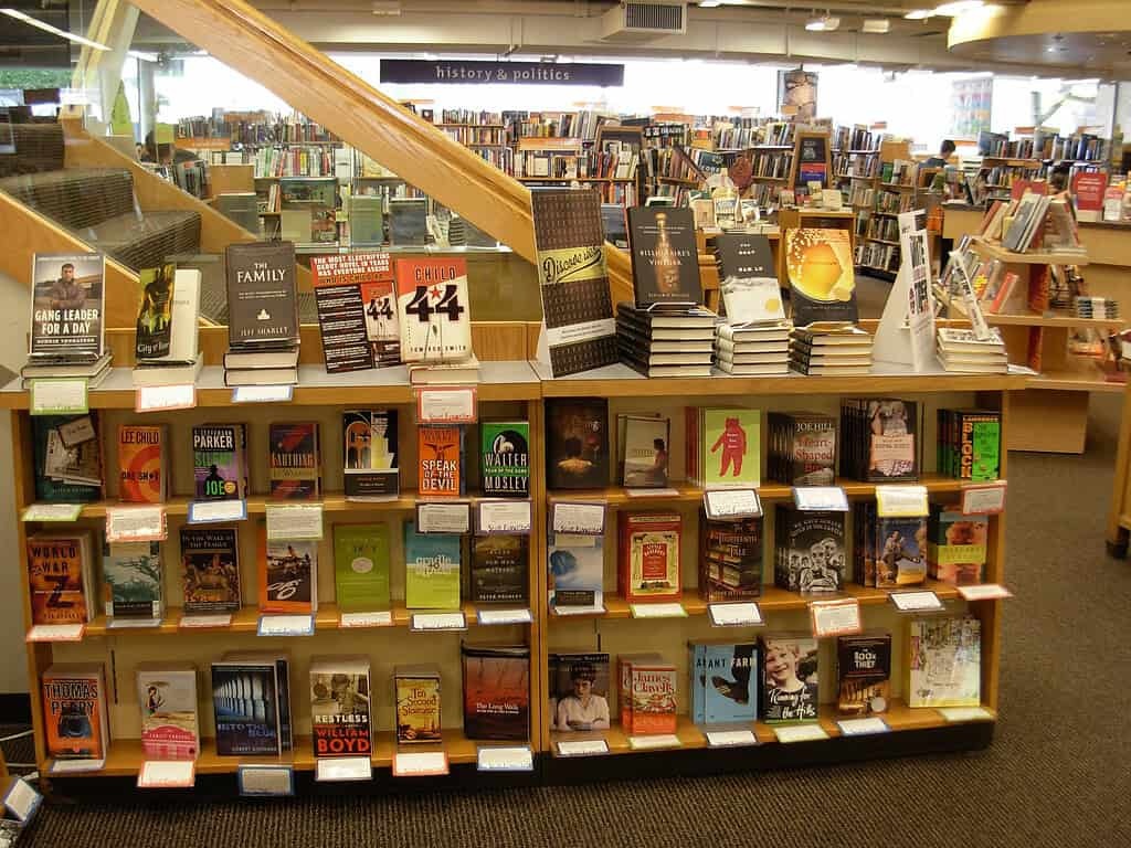 کتابفروشیها هنوز محبوبتر از آمازون هستند!