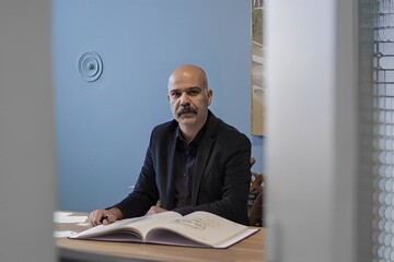 کاش کتاب‌ها در قفسه‌ها نمانند و در دستان کودکان جاری شوند