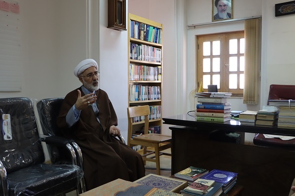 «مرا با خودت ببر»؛ روایت عشق و مذهب در قلم نویسندهای که درد را به داستان تبدیل کرد