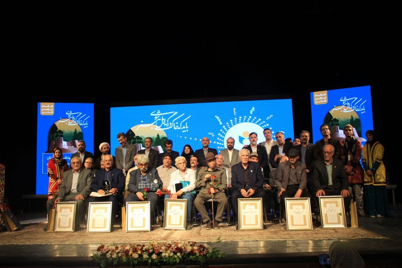 مروری بر رویدادهای کتابمحور لرستان در سال ۱۴۰۳؛ از افتتاح کتابخانه ۱۶ ساله تا درخشش شاعران لُر