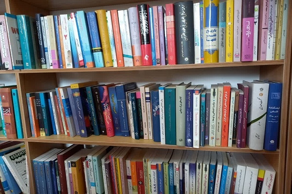 ۵۹۷ عنوان کتاب به دانشگاه کردستان اهدا شد