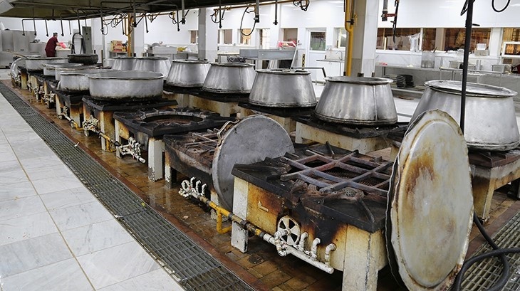 مدیریت هزینه با به کارگیری تجهیزات مدرن آشپزخانه صنعتی