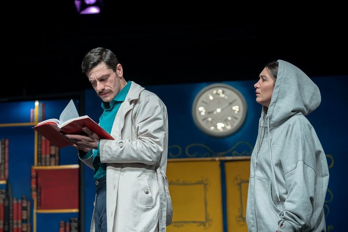 روایت «کتابخانه نیمه‌شب» را ایرانی و لحن آن را طنزآمیز کردیم