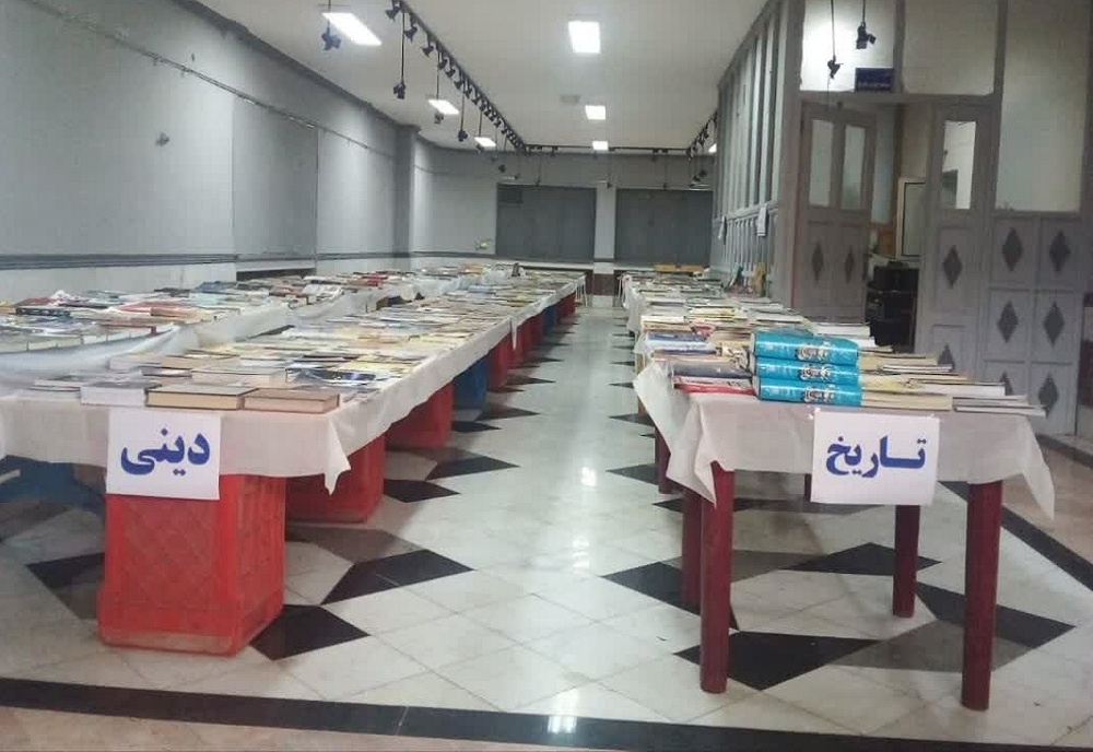 برپایی نمایشگاه کتاب بهمناسبت هفته هنر انقلاب اسلامی در شاهیندژ