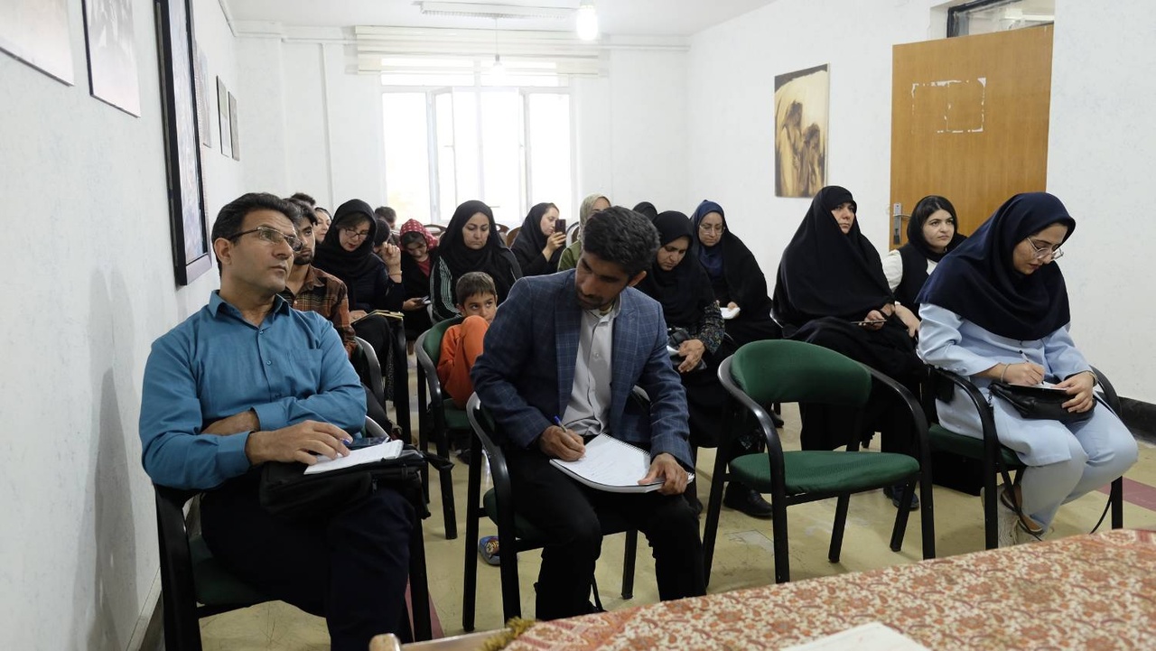 نقش زمان در روایت داستانی انقلاب در یاسوج بررسی شد