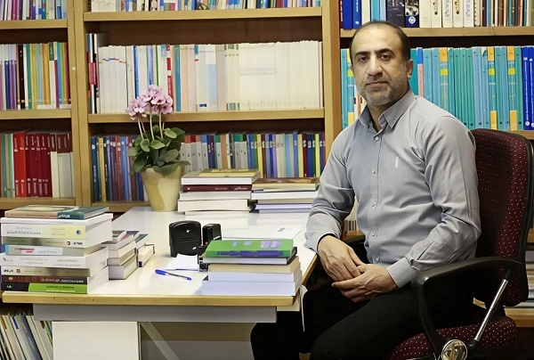 دفتر نخست «قدم در جاده راستی» منتشر شد