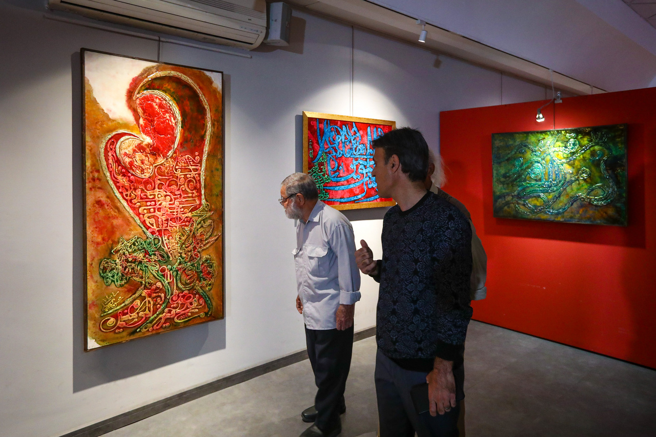 نمایشگاه آثار نقاشیخط «روایت» در مشهد برپاست