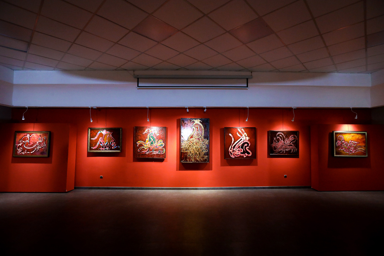 نمایشگاه آثار نقاشیخط «روایت» در مشهد برپاست