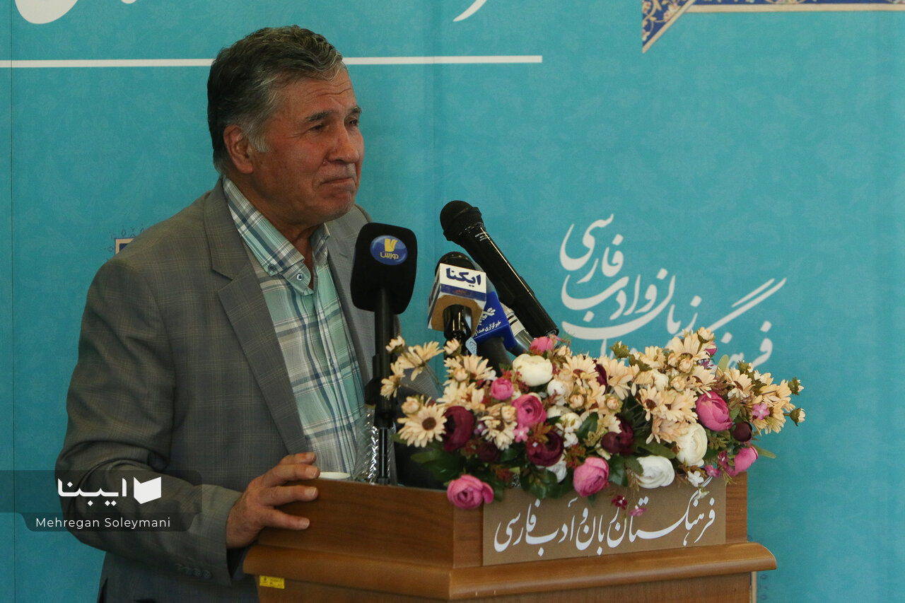 گریهام هم از شوق و هم از حسرت است/ کار ناتمام ندارم