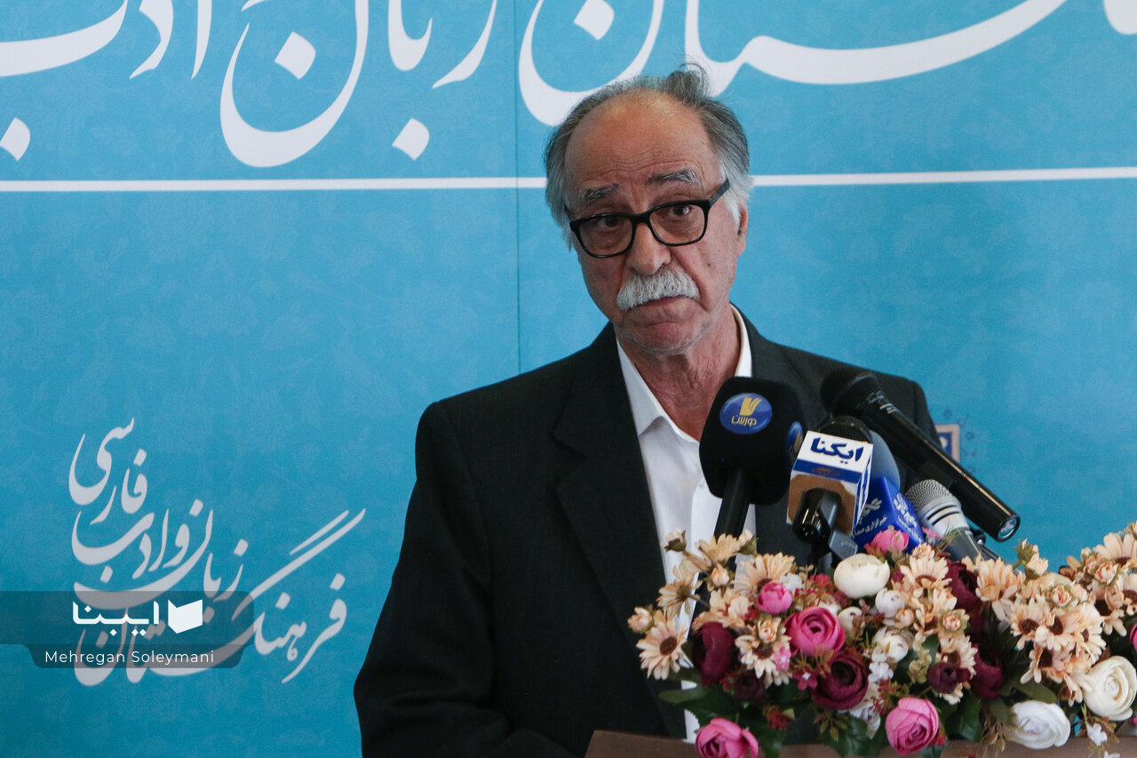 گریهام هم از شوق و هم از حسرت است/ کار ناتمام ندارم