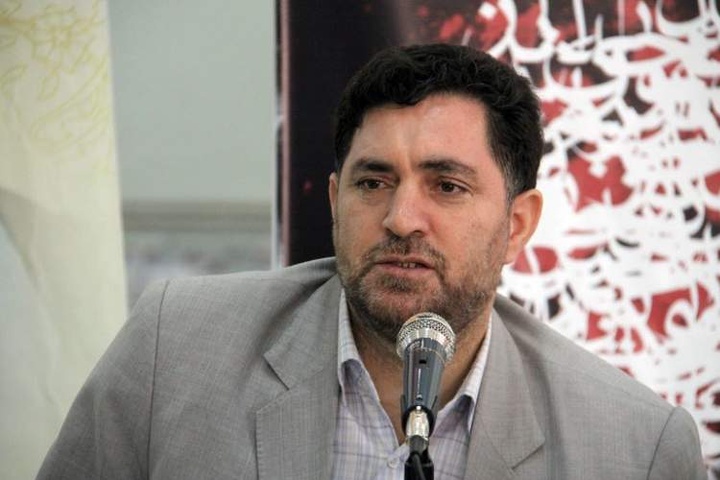 کتاب مزیت رقابتی قم است/ معرفی قم به‌عنوان شهر کتاب