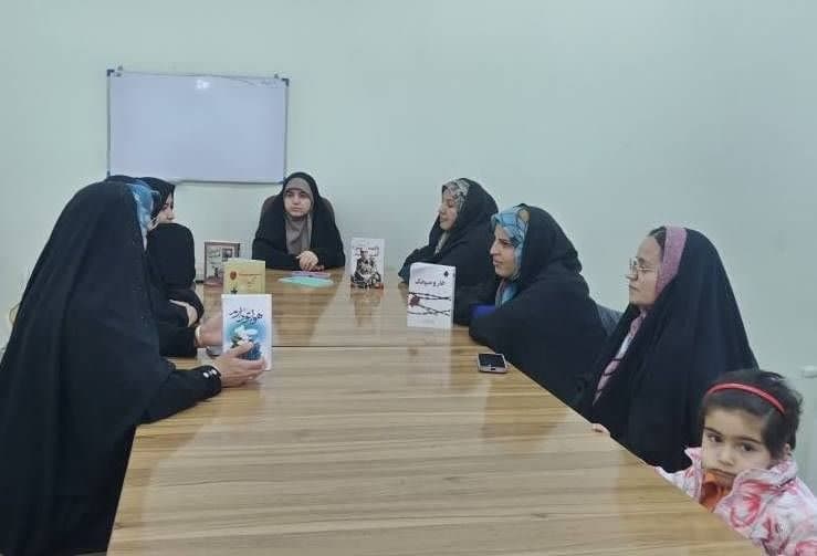 نشست کتابخوان در بایگ/ نشست شعرخوانی در گناباد