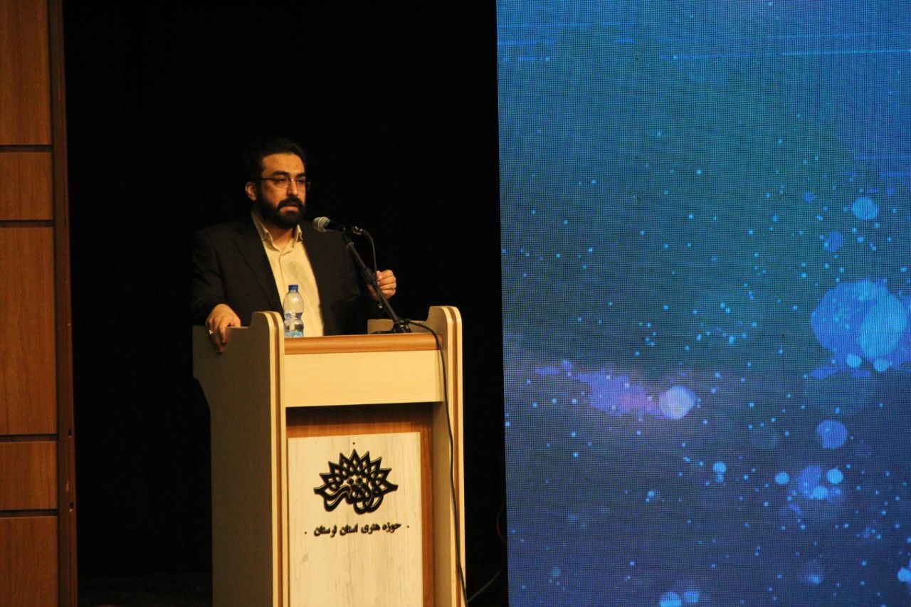 چهره سال هنر انقلاب اسلامی لرستان معرفی شد