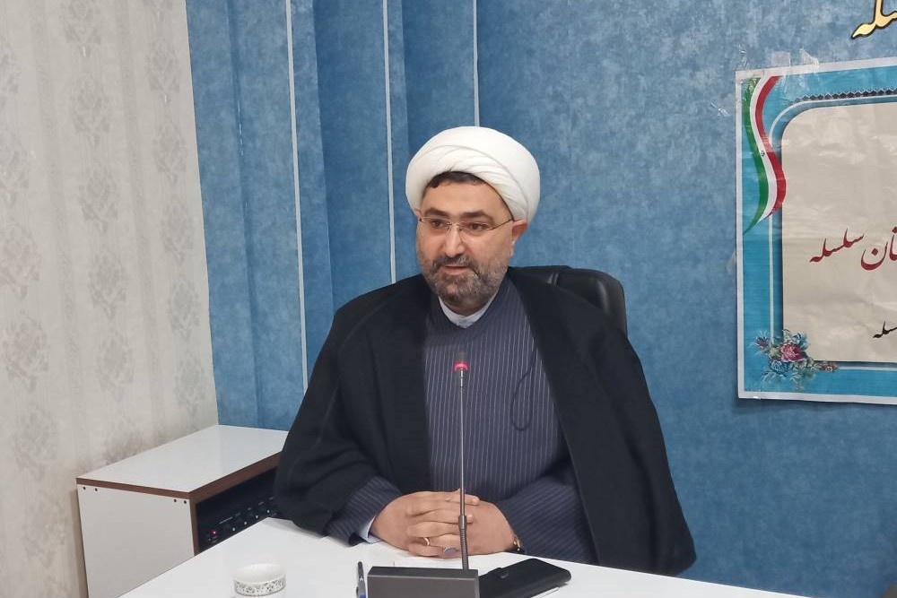 چشمانتظاری ۱۷ ساله برای افتتاح کتابخانه شماره ۲ الشتر/ وعده فرماندار برای تامین اعتبار