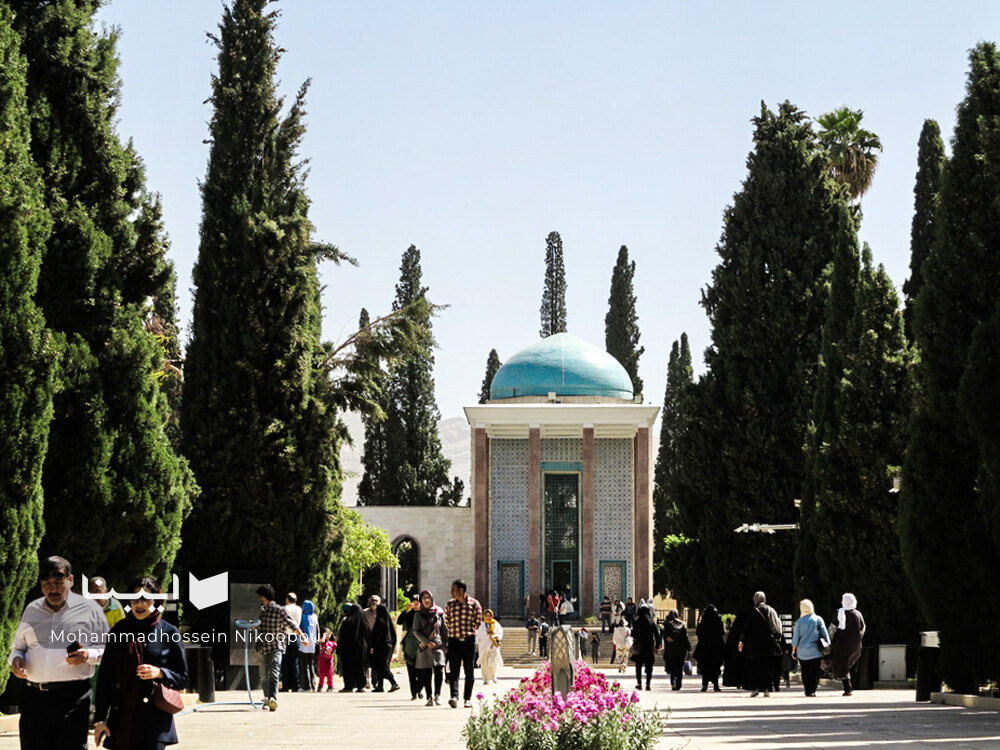 توصیه‌های سعدی برای روزهای سخت چیست؟