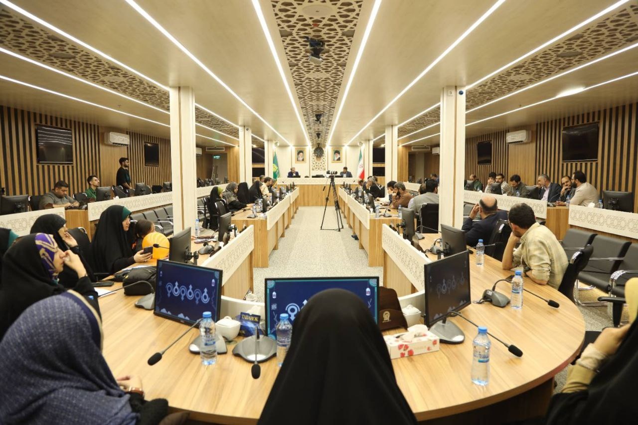 چهاردهمین همایش ملی شعر انقلاب اسلامی در مشهد برگزار شد