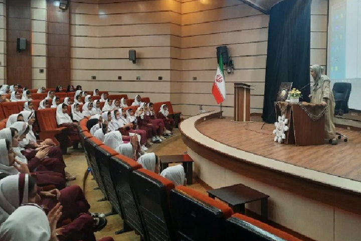 نشست «سعدی شیرازی» در بندرعباس برگزار شد