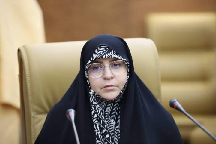 نویسندگان را سفارشی نویس‌ نکنیم