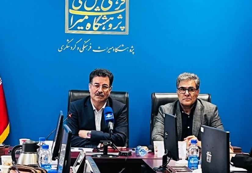 برای کتاب غصه می‌خورم