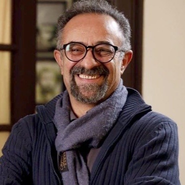 چگونه شعر نوجوان با قیصر امینپور مسیر درست خود را پیدا کرد؟