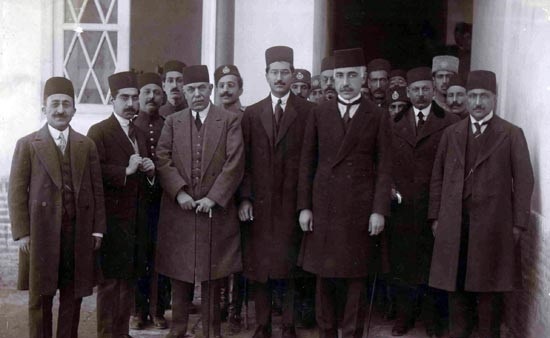 نگاهی متفاوت به وثوق‌الدوله