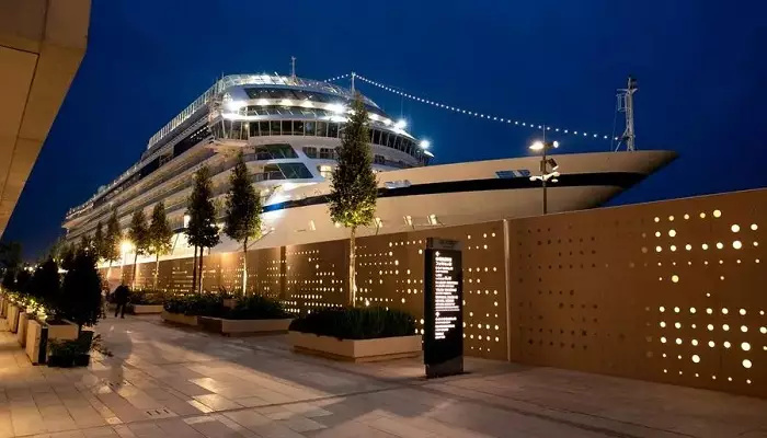 کشتی کروز استانبول؛ تجربهای لوکس روی آبهای بسفر