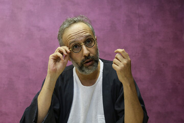 پرسش من فارسی‌زبان با رولان بارت یکی نیست