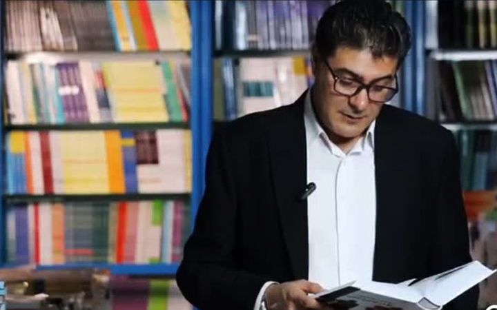 ادبیات؛ هنر زیبانویسی/ برای نوشتن رمان «میمون سرگردان» ۱۲۵ کتاب خواندم