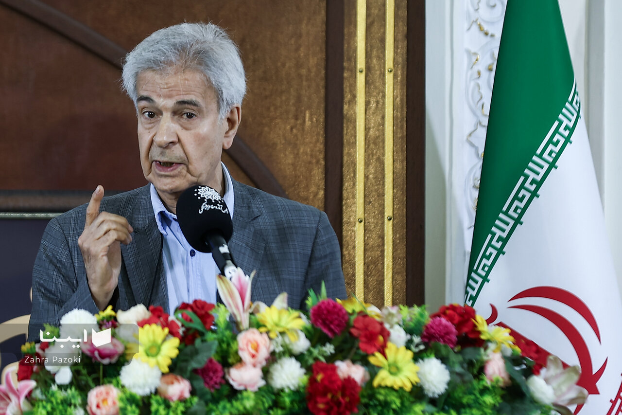 حمیدیان  استادی تأثیرگذار در سپهر ادبی کلاسیک و مدرن است