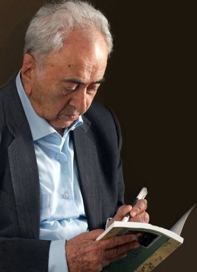 آن مرد ۵۰۰ هزار نفر را با سواد کرد