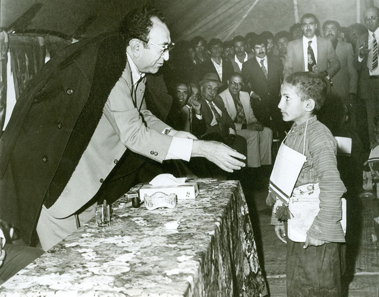 آن مرد ۵۰۰ هزار نفر را با سواد کرد