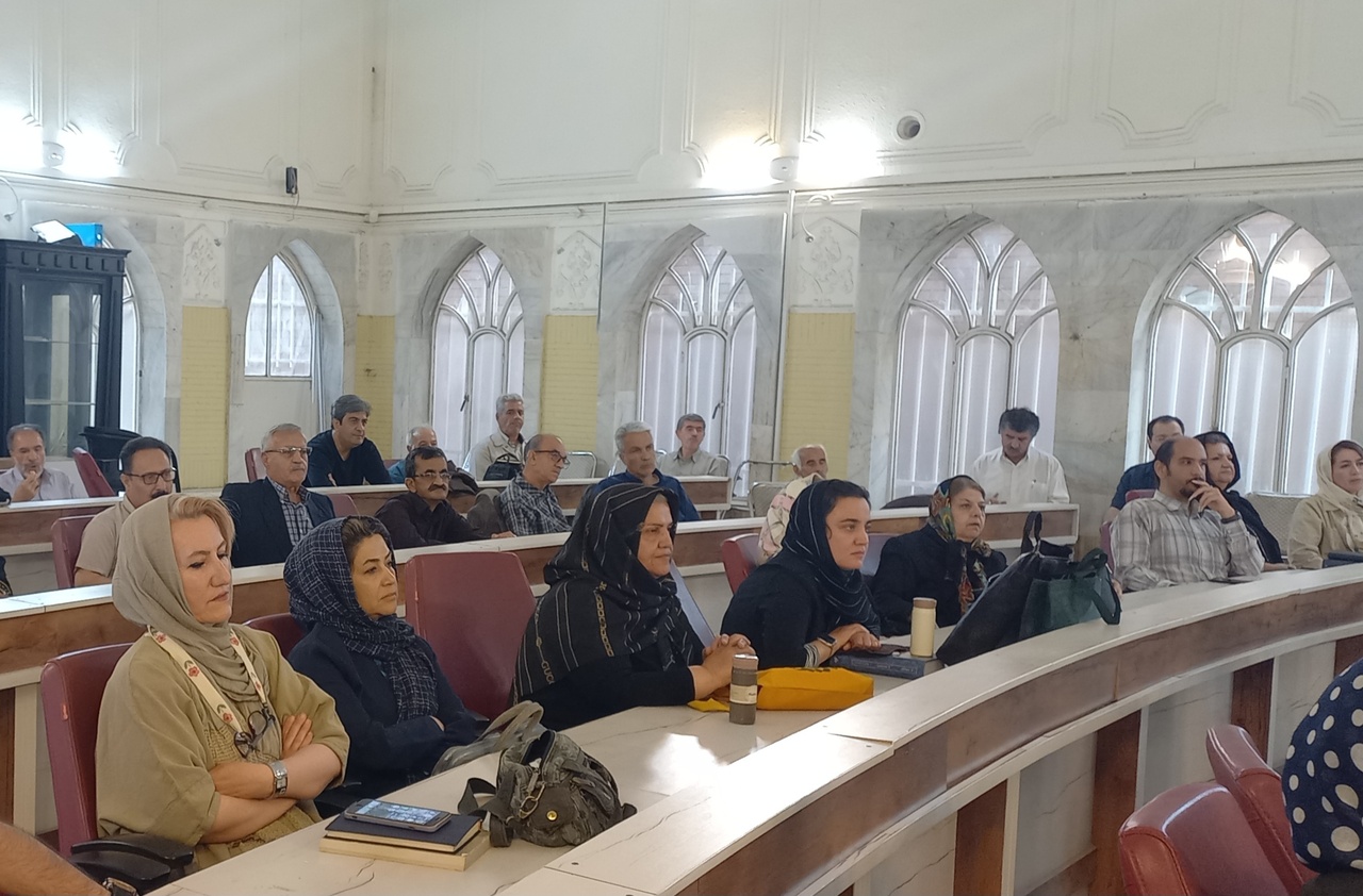 حکایت «پادشاه و سگ تازی» در اراک نقل شد