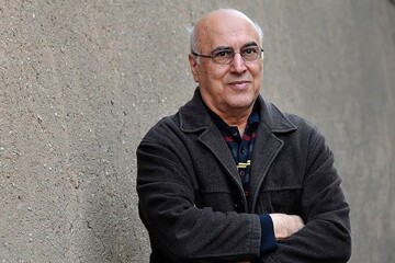 ۹۰ درصد نقد ادبی در ایران به اقتباس از نظریه‌های غربی وابسته است