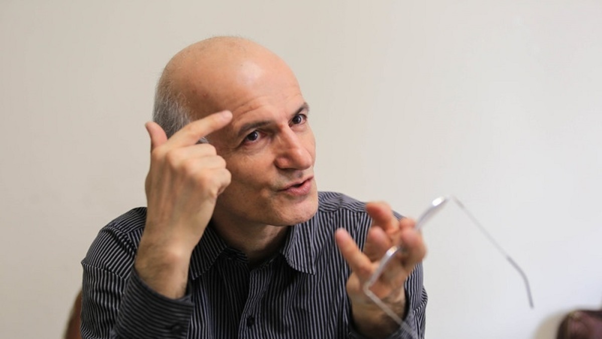 رشدیه تن به اتمیزه شدن نداد