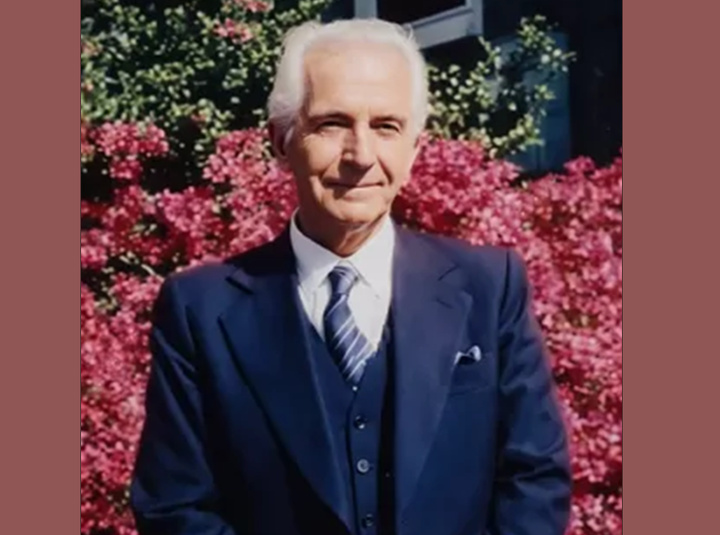 گلچین معانی؛ جست‌وجوگر معنا در شعر و نسخه‌های کهن