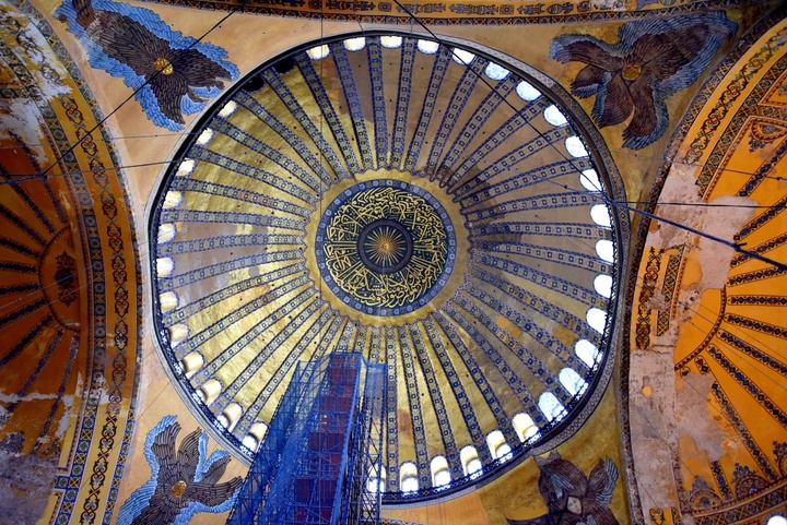 حکمت خالده در جهانی ازهم‌گسیخته