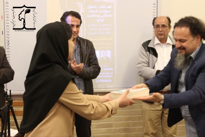 پروژههای پست مدرنتیه در حال شکل گیری است/ در دوران گذار از مدرنیتهگیر کردهایم