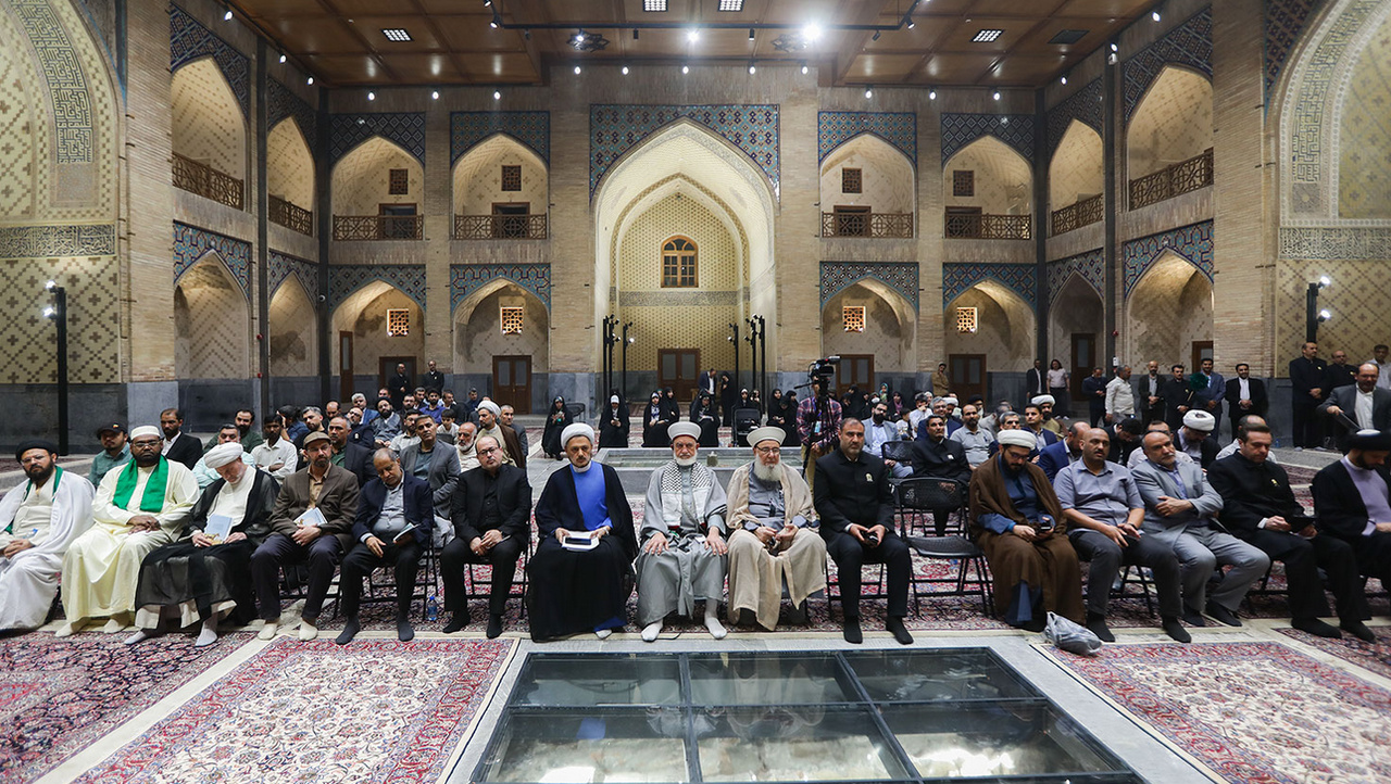 رونمایی از کتاب «خورشید از نزدیک» در مشهد