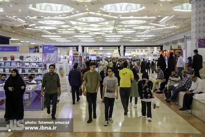 عرضه ۴۰ عنوان کتاب ادبیات پایداری گیلان در نمایشگاه کتاب