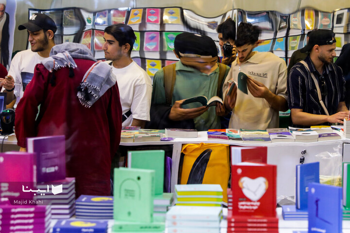 اولین روز نمایشگاه کتاب تهران