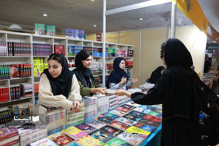ناشران آموزشی در نمایشگاه کتاب تهران