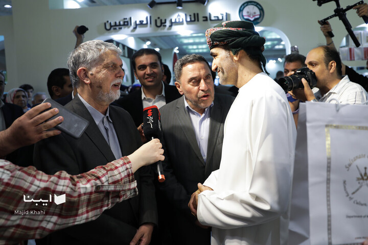 بازدید وزیر فرهنگ از بخش بین‌الملل نمایشگاه کتاب
