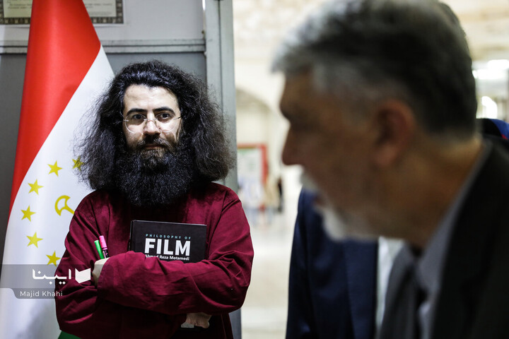 بازدید وزیر فرهنگ از بخش بین‌الملل نمایشگاه کتاب