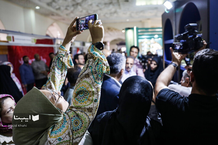 بازدید وزیر فرهنگ از بخش بین‌الملل نمایشگاه کتاب