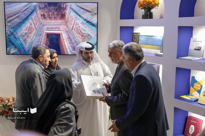 بازدید وزیر فرهنگ از بخش بین‌الملل نمایشگاه کتاب