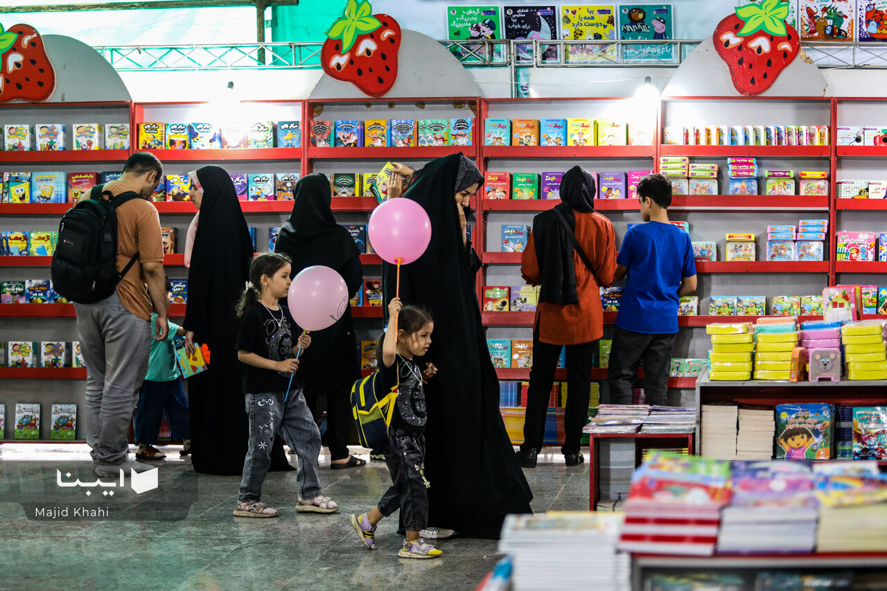 قصه و کتاب در دل جمعه پرشور