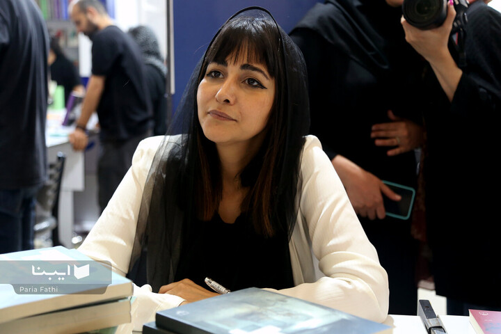 آموزش نوشتن با تکنیک نوشتار و زبان شخصی نویسنده