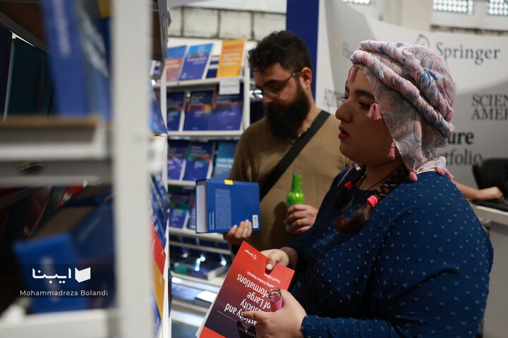 بخش ناشران خارجی نمایشگاه کتاب
