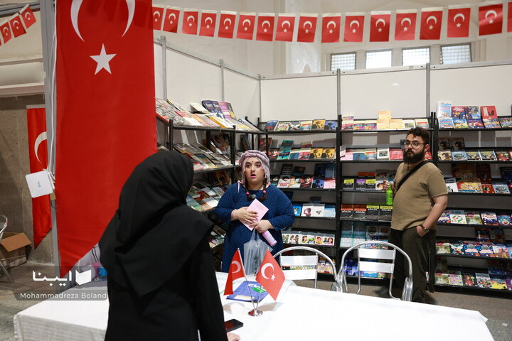 بخش ناشران خارجی نمایشگاه کتاب