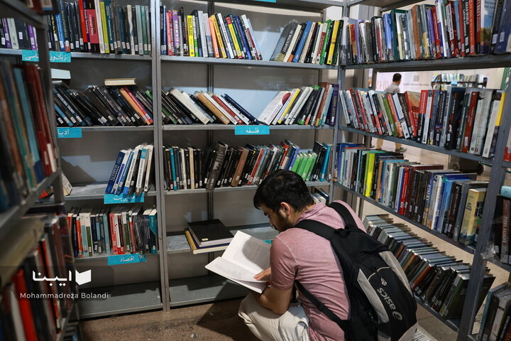 بخش ناشران خارجی نمایشگاه کتاب